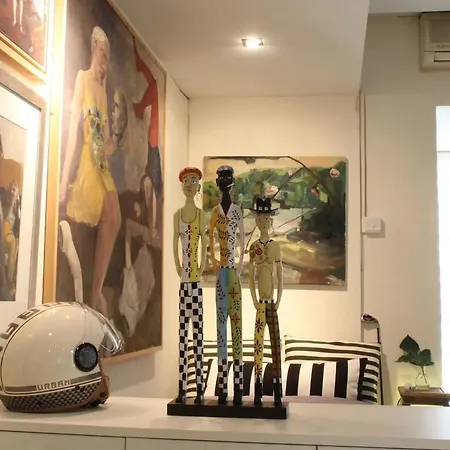 Art Gallery House *
